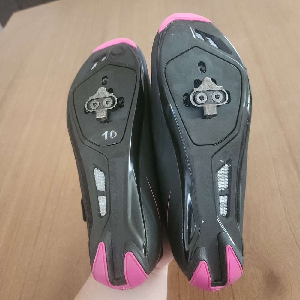 Pearl Izumi V5 Studio Cycling Shoes with Shimano Cleats - Picture 10 of 10